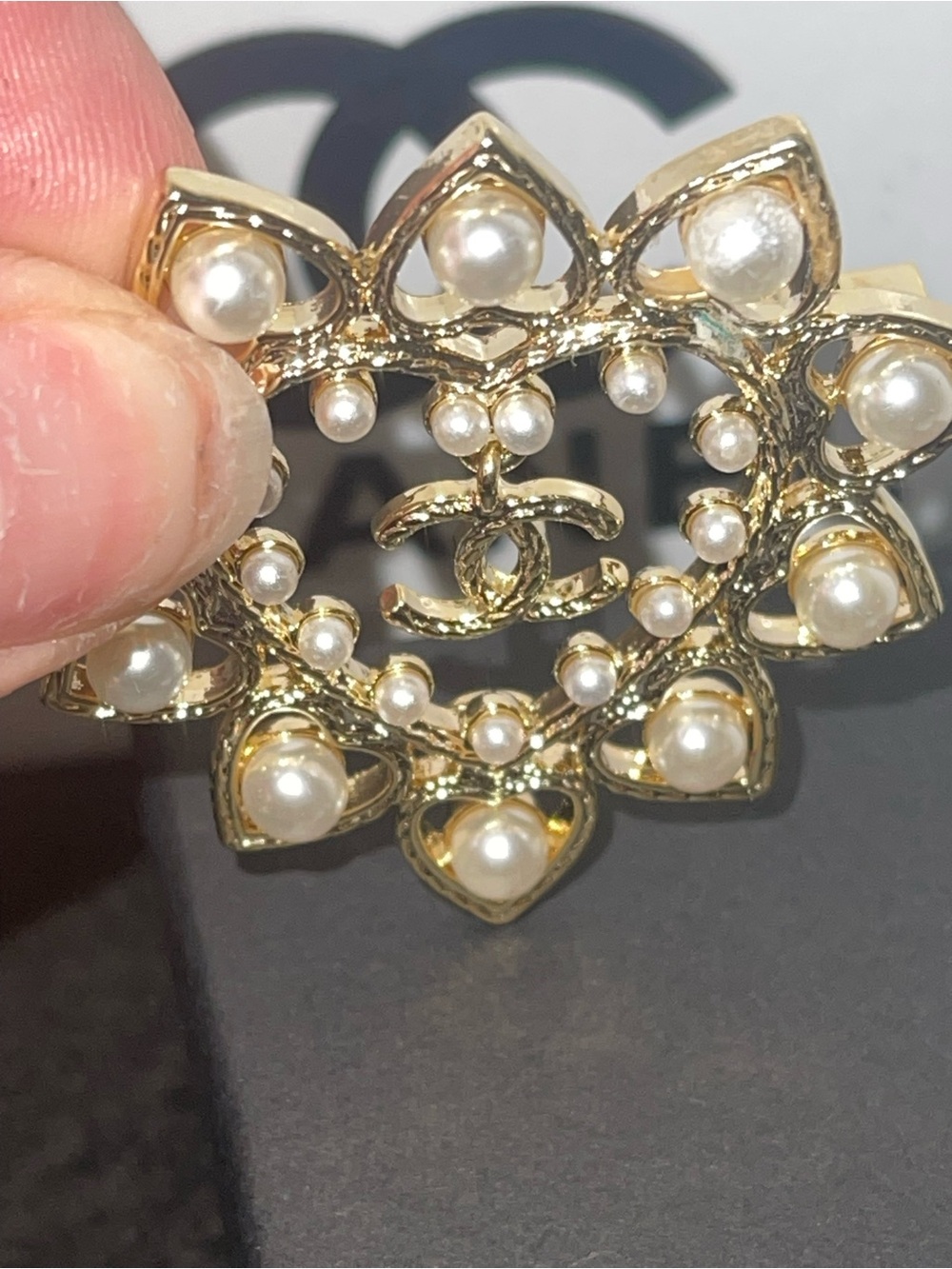 Gold-Tone Pearl Floral Brooch - Picture 4 of 7
